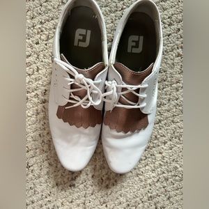 Cute Women’s golf shoes